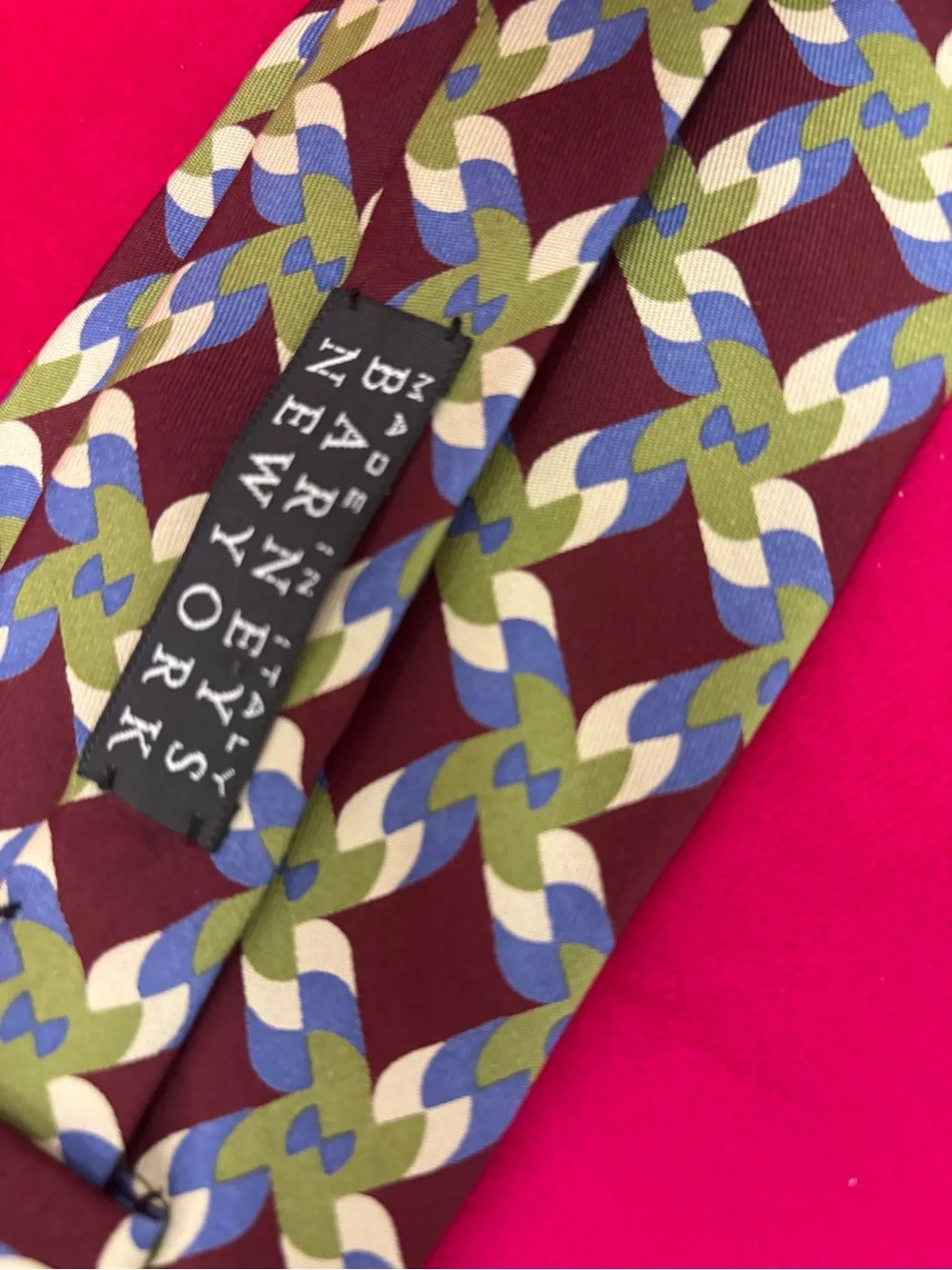 Barneys new york vintage Maroon Geometric Silk Tie 100% silk never worn